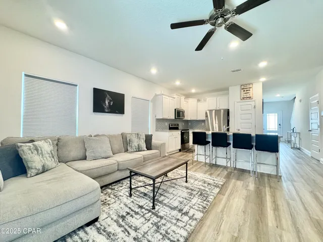 $2,275 | 560 Melrose Way, Panama City Beach, FL 32413