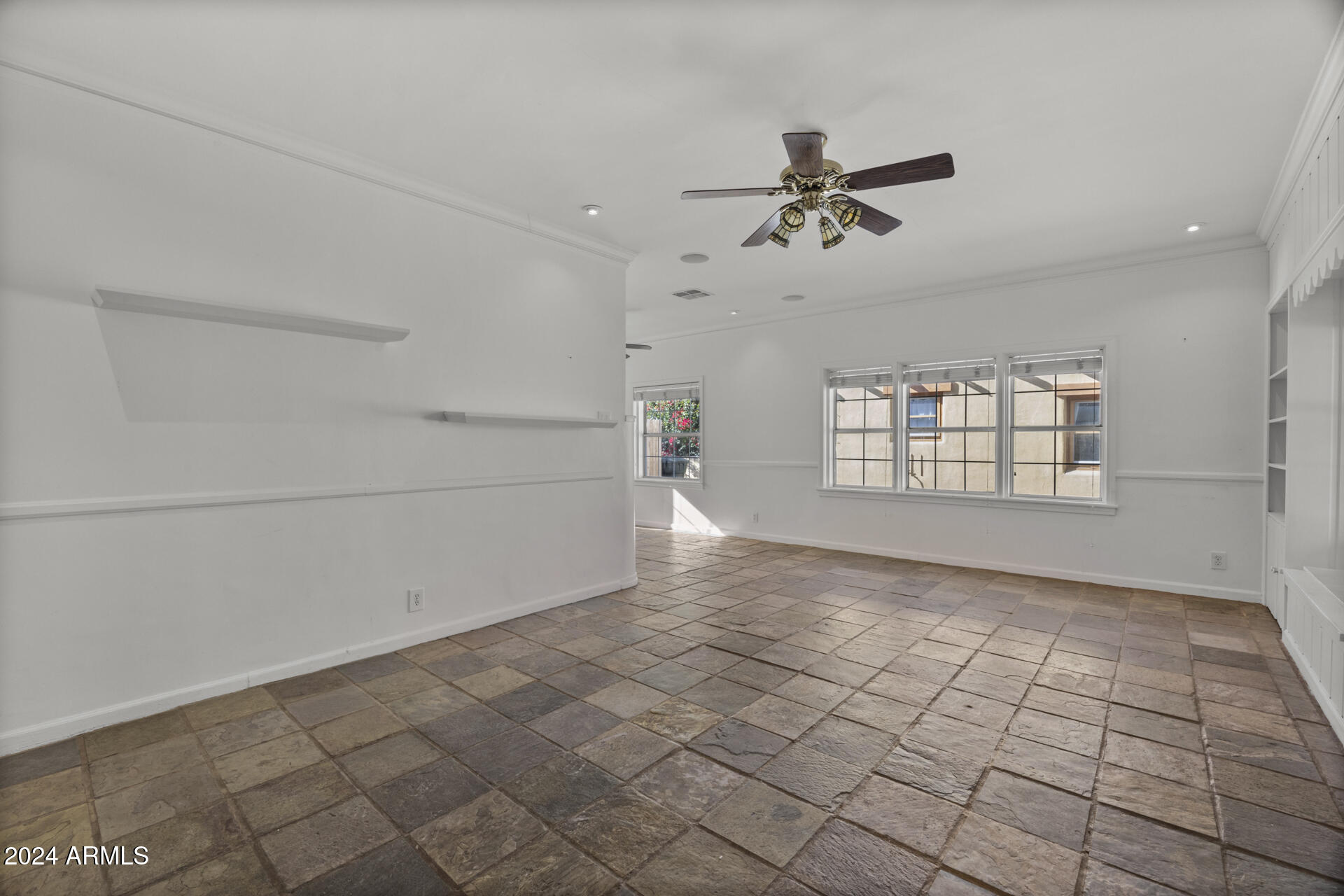 315 West Roma Avenue Phoenix, AZ 85013 - Photo 6 of 35 Living Room