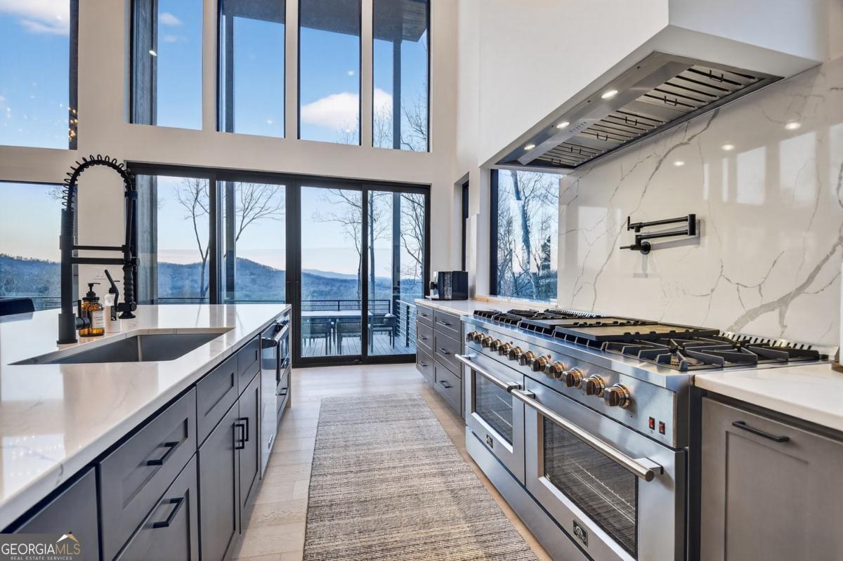 415 Green Ridge Trail Blue Ridge, GA 30513 - Photo 15 of 94