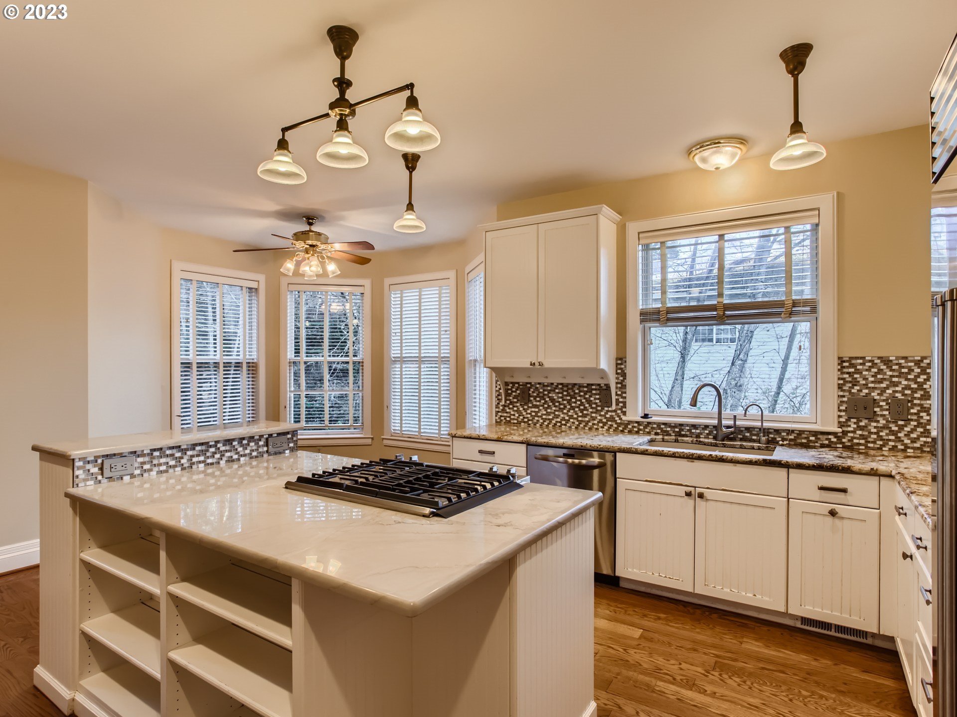 2229 Northwest Mill Pond Road Portland, OR 97229 - Photo 11 of 41 Kitchen