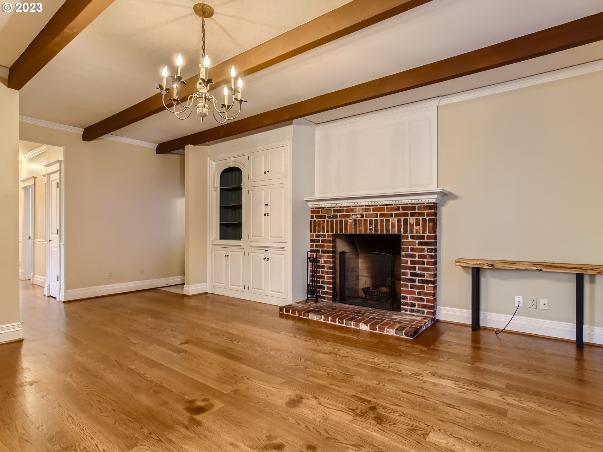 2229 Northwest Mill Pond Road Portland, OR 97229 - Photo 18 of 41 Family Room