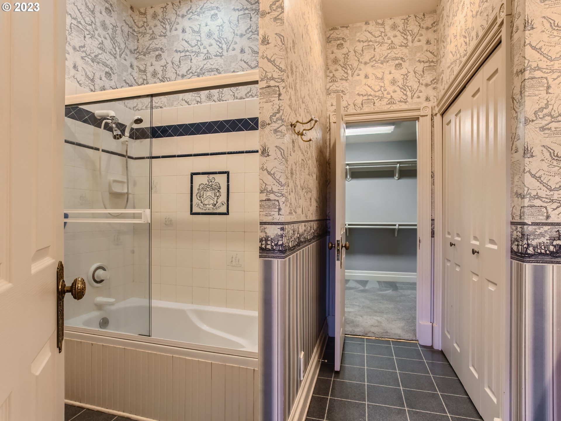 2229 Northwest Mill Pond Road Portland, OR 97229 - Photo 22 of 41 Owner's Suite Bathroom