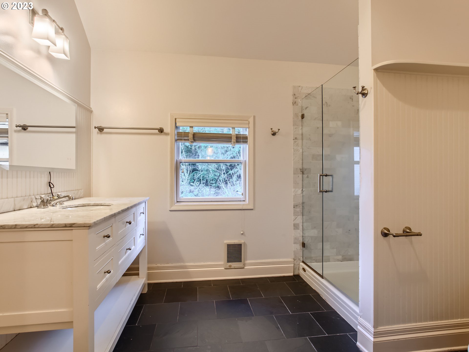 2229 Northwest Mill Pond Road Portland, OR 97229 - Photo 25 of 41 Bathroom