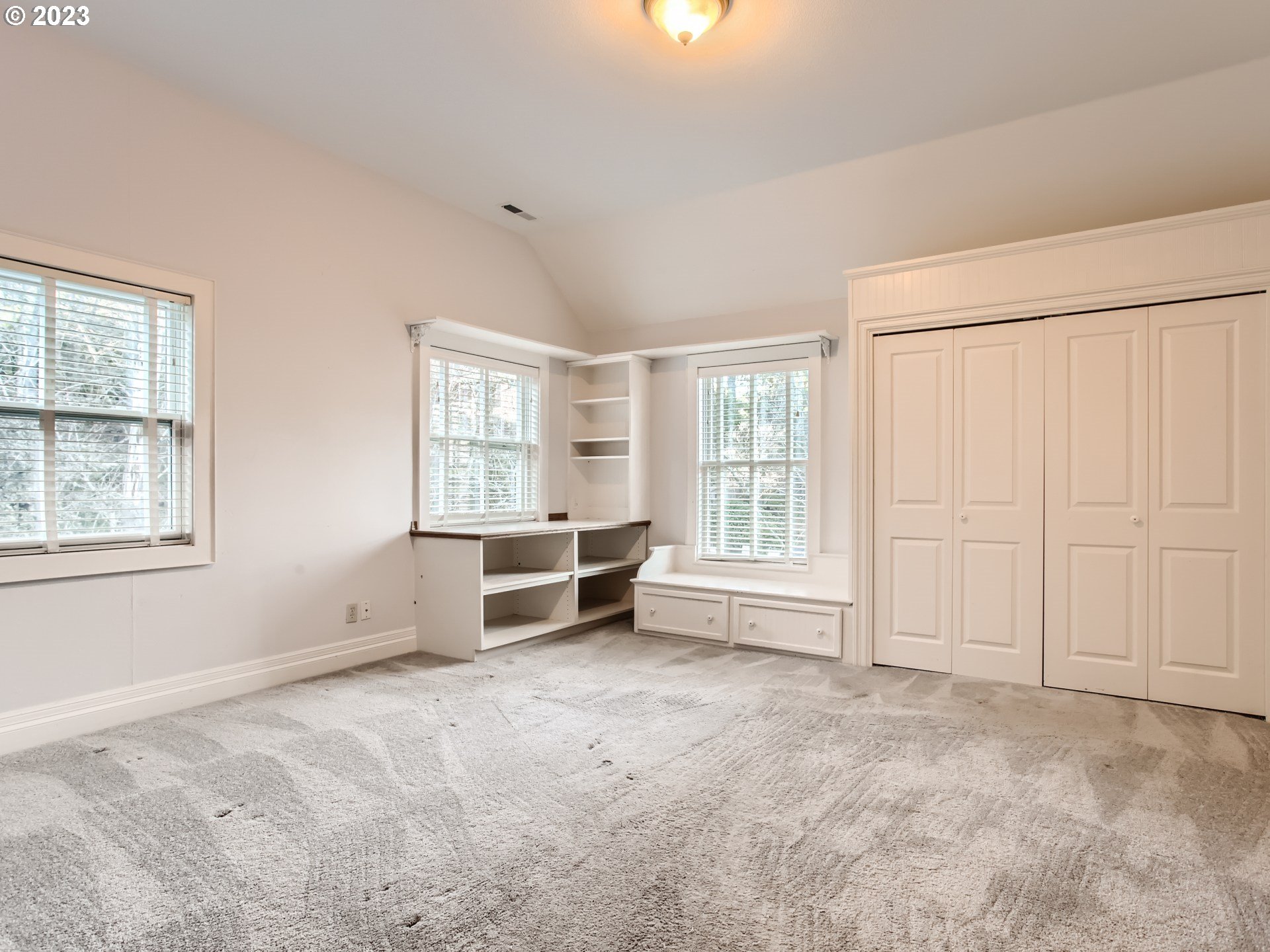 2229 Northwest Mill Pond Road Portland, OR 97229 - Photo 28 of 41 Bedroom