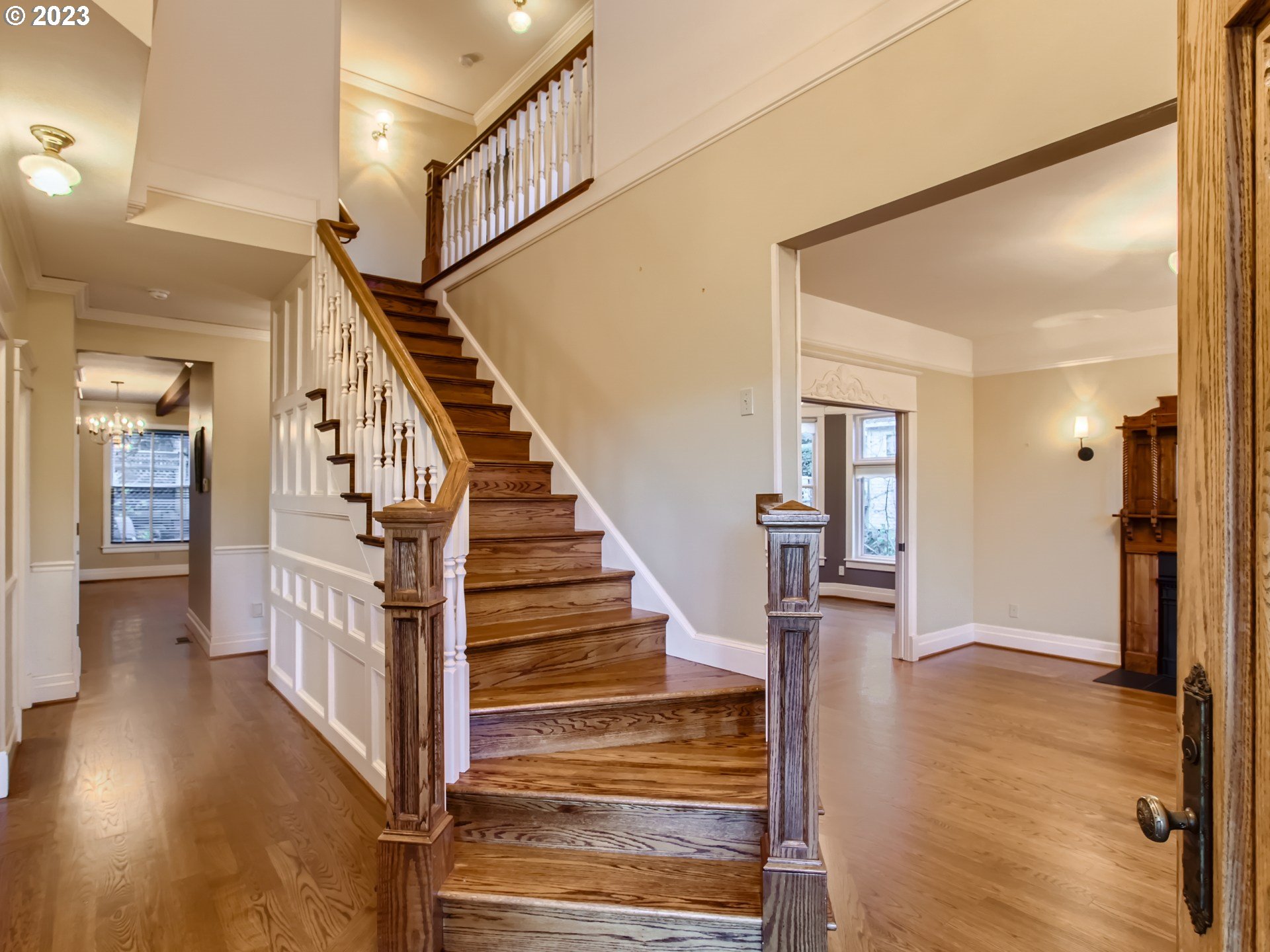 2229 Northwest Mill Pond Road Portland, OR 97229 - Photo 5 of 41 Entrance/Foyer