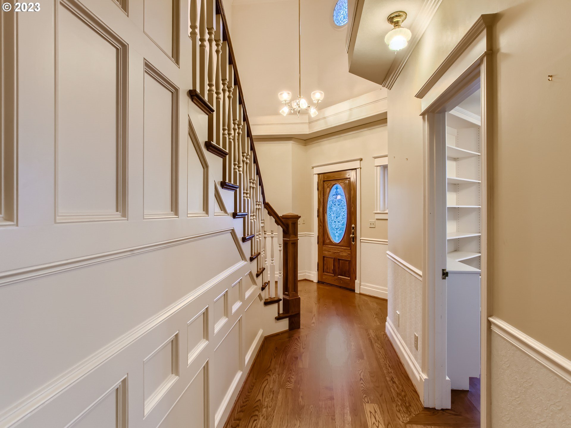 2229 Northwest Mill Pond Road Portland, OR 97229 - Photo 6 of 41 Entrance/Foyer
