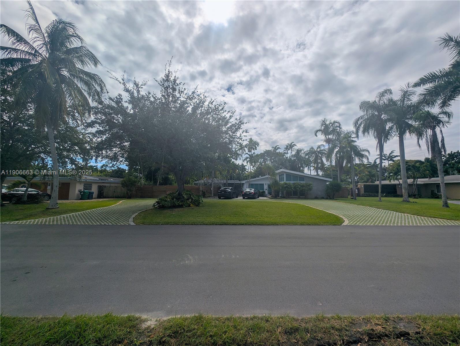 10460 Southwest 110th Street Miami, FL 33176 - Photo 2 of 80 Gallery Image 2