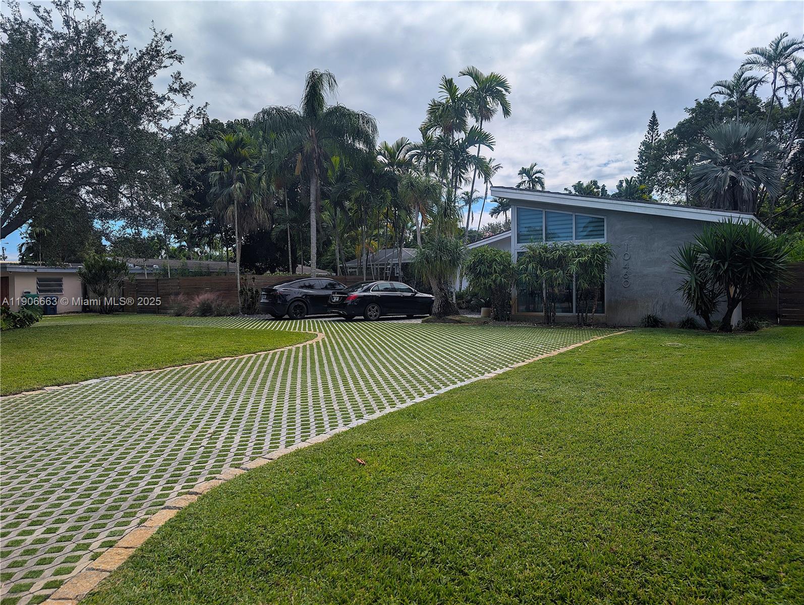 10460 Southwest 110th Street Miami, FL 33176 - Photo 6 of 80 Gallery Image 6