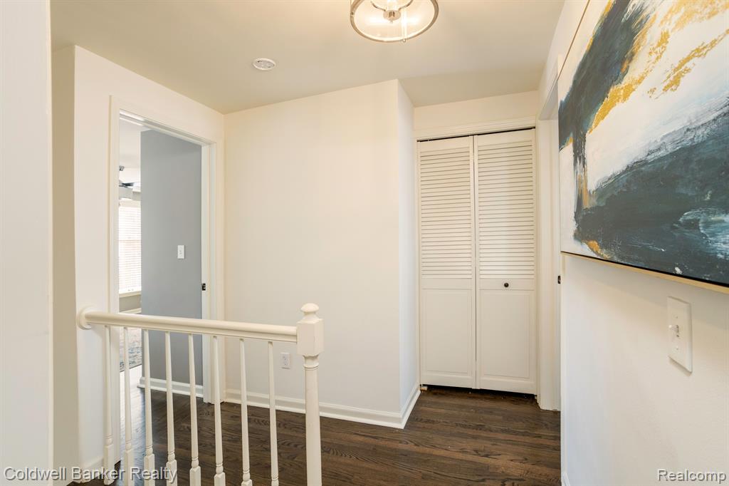 1792 Vernier Road Grosse Pointe Woods, MI 48236 - Photo 12 of 26