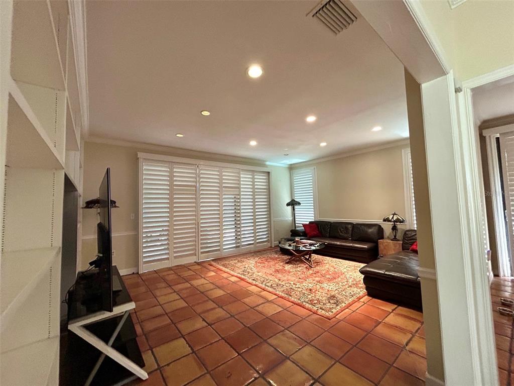 820 Druid Hills Road Tampa, FL 33617 - Photo 5 of 29