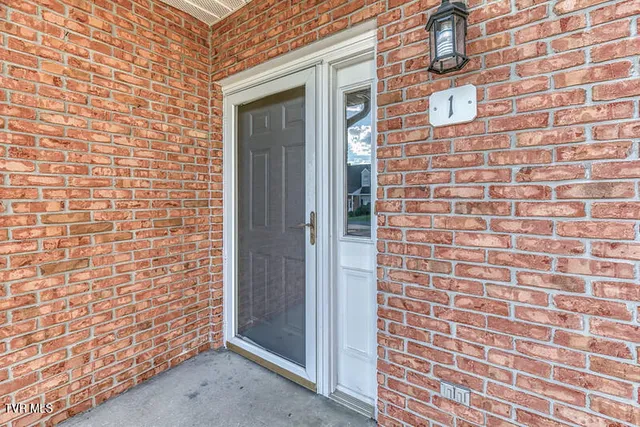 $264,900 | 1725 West Lakeview Drive, Unit 1, Johnson City, TN 37601
