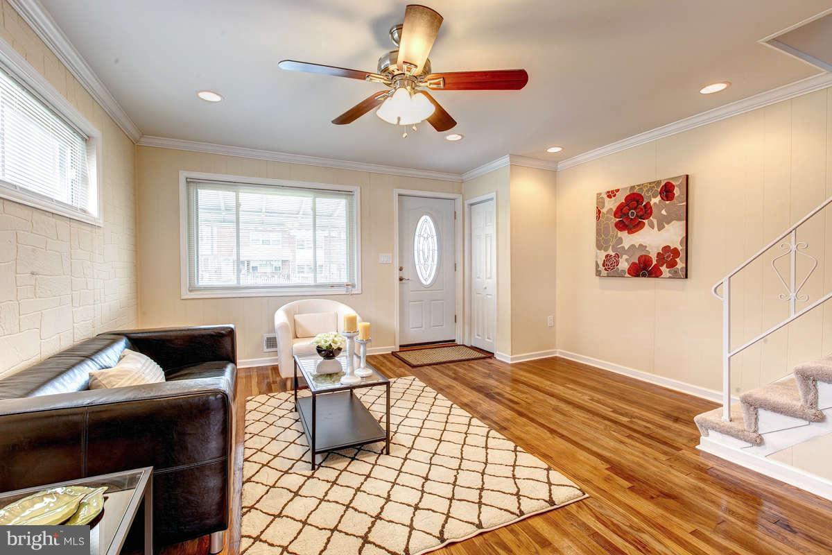 4436 Norfen Road Baltimore, MD 21227 - Photo 3 of 29 Sun-filled Living Room