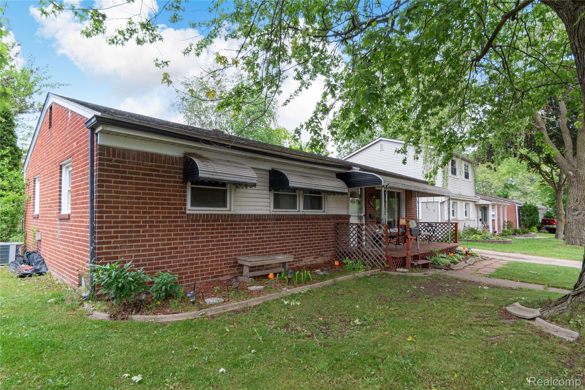 4801 Auburn Road Utica, MI 48317 - Photo 2 of 35 Exteriors (2 of 14).jpg