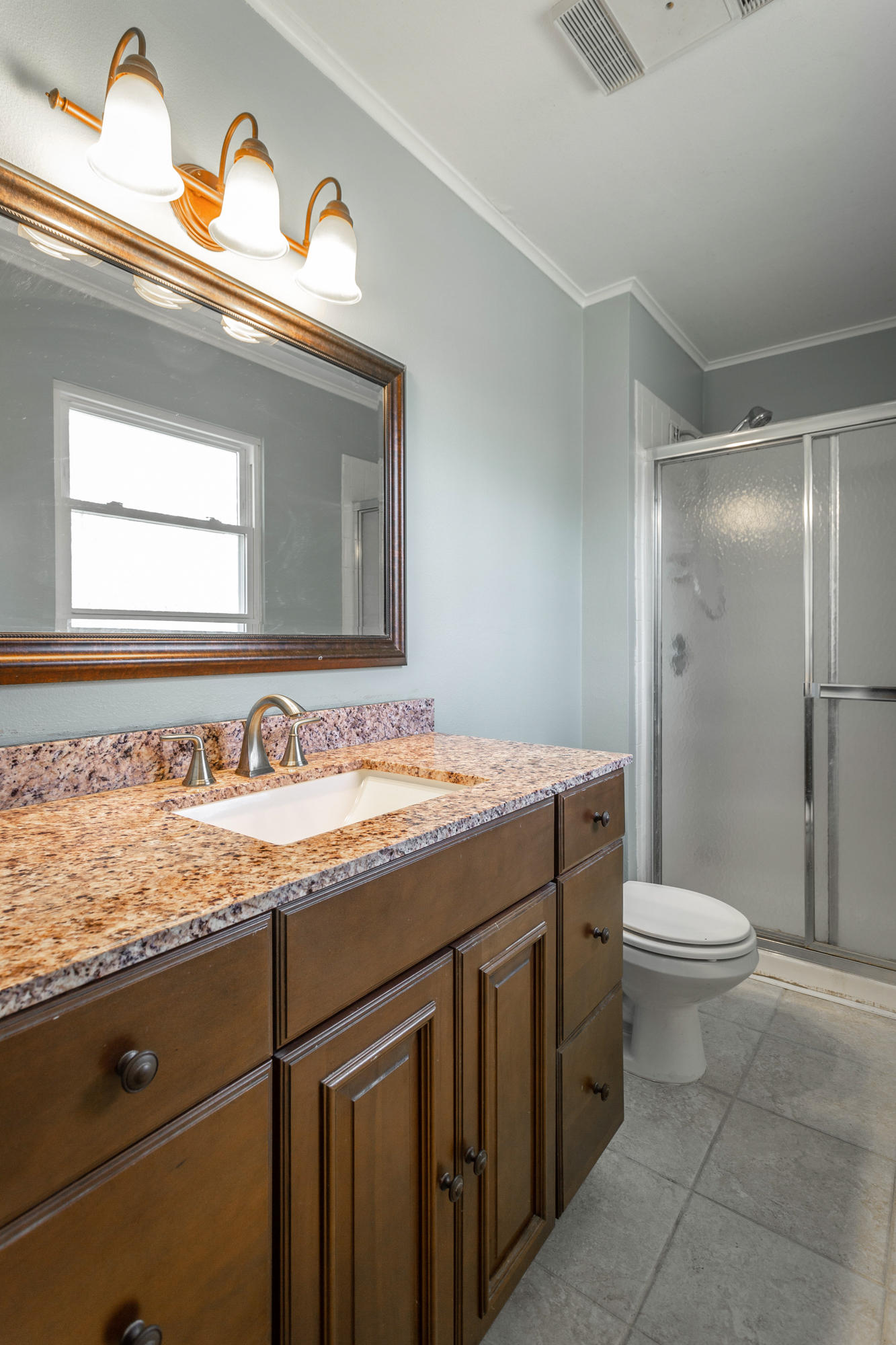 825 Woodgate Road Ringgold, GA 30736 - Photo 15 of 33 Full Bathroom