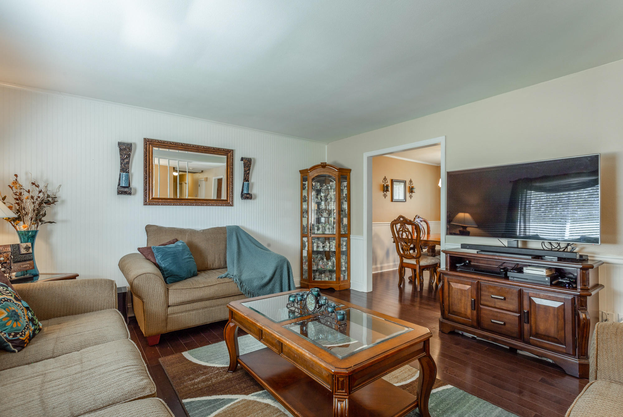 825 Woodgate Road Ringgold, GA 30736 - Photo 4 of 33 Living Room