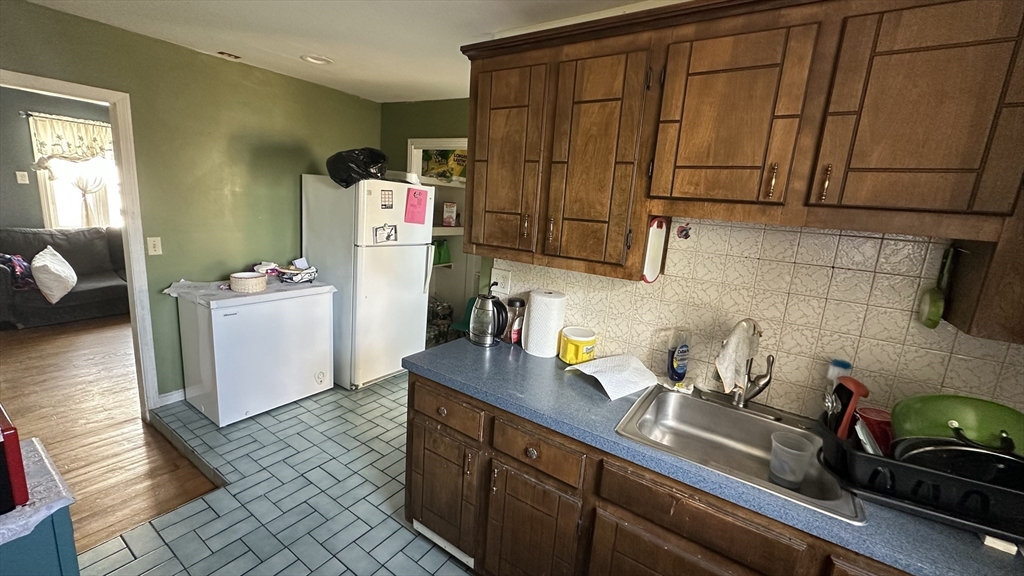 217 Plain Street Fall River, MA 02723 - Photo 28 of 36