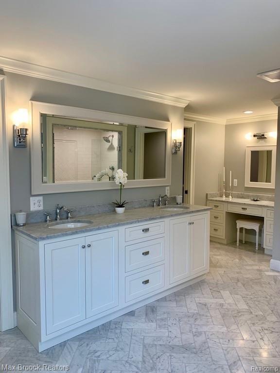 1030 Rivenoak Street Birmingham, MI 48009 - Photo 33 of 44 Double Vanity