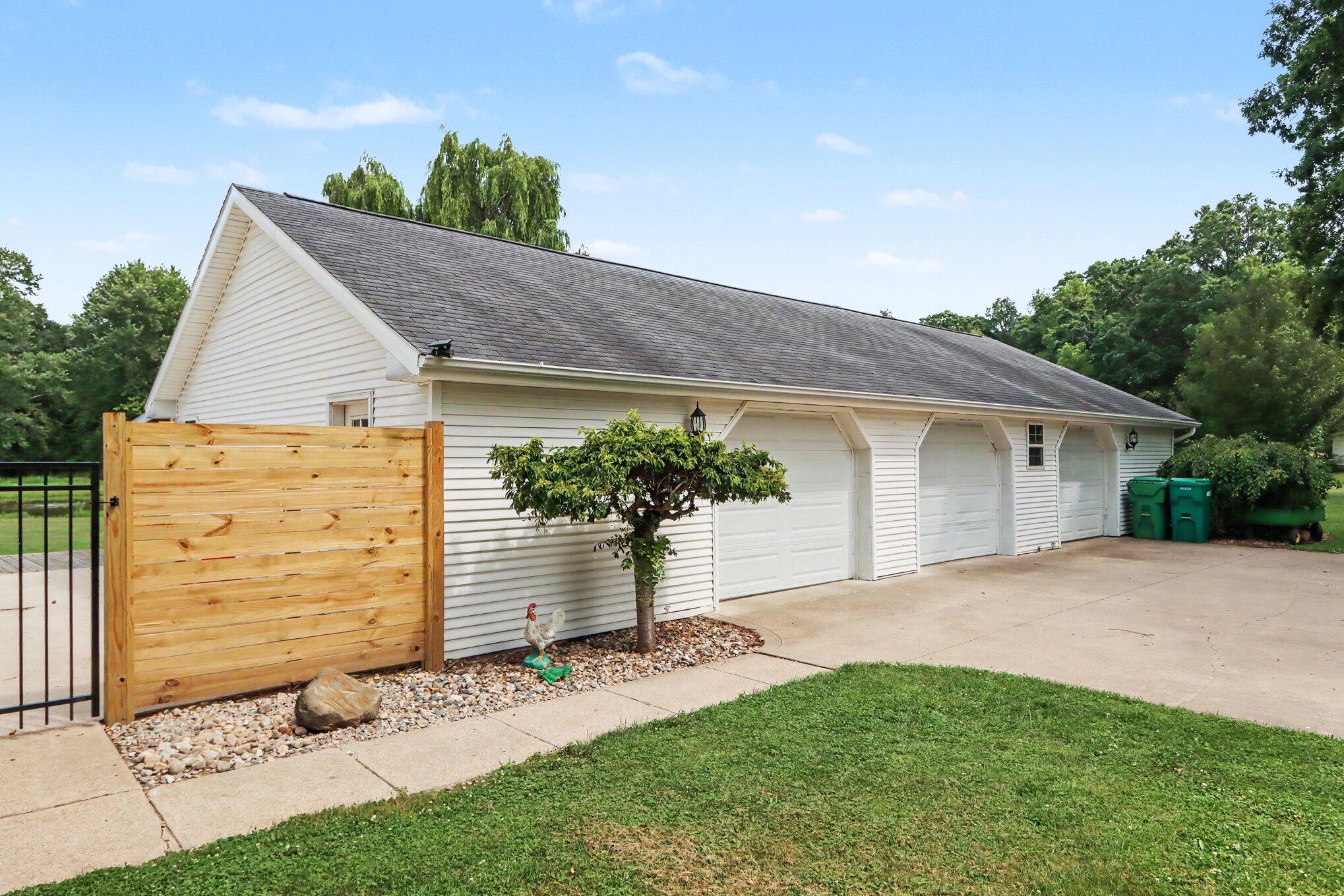 56883 Pulver Road Three Rivers, MI 49093 - Photo 4 of 30 021_file_1842