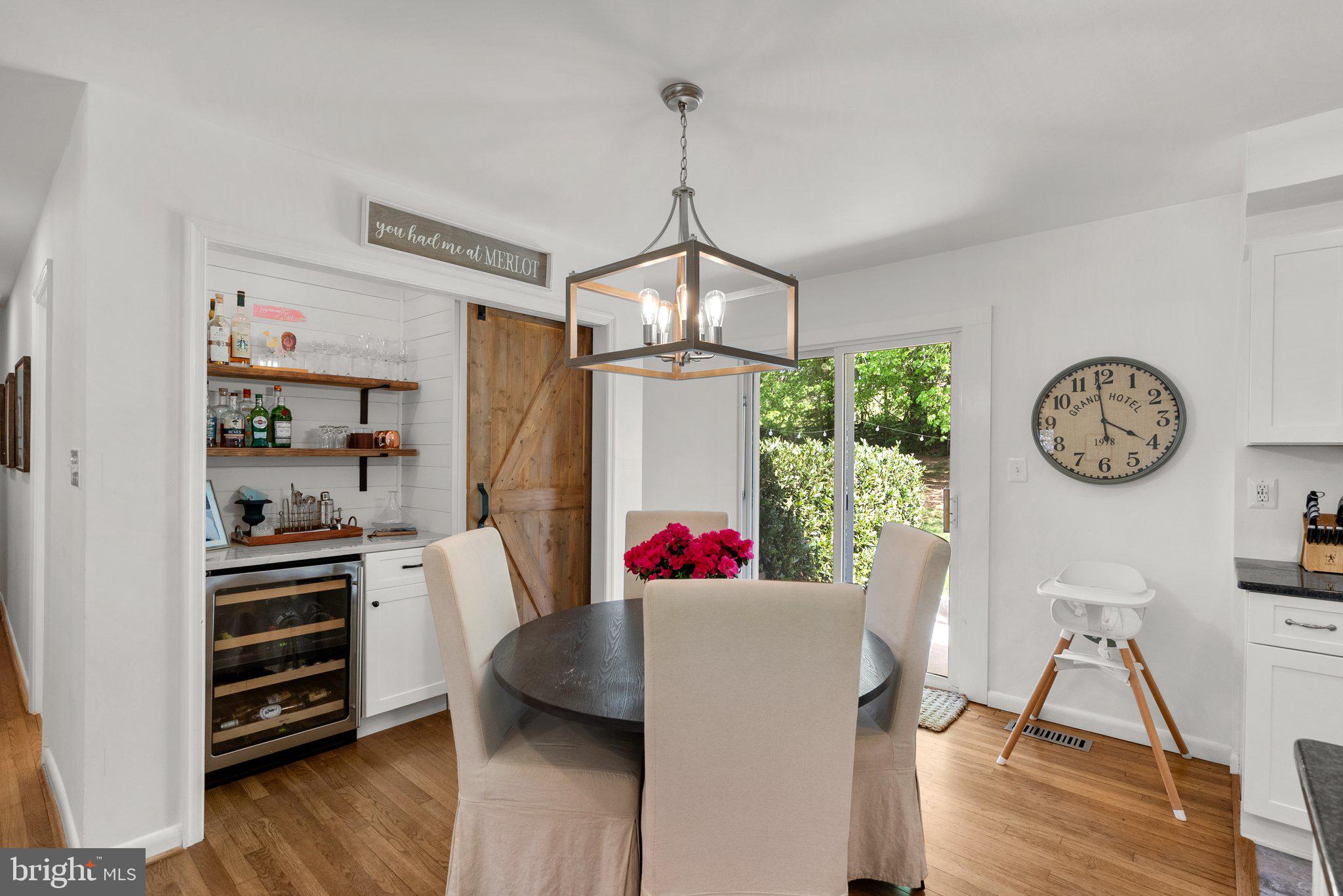 19617 Charline Manor Road Olney, MD 20832 - Photo 15 of 54 Dining area