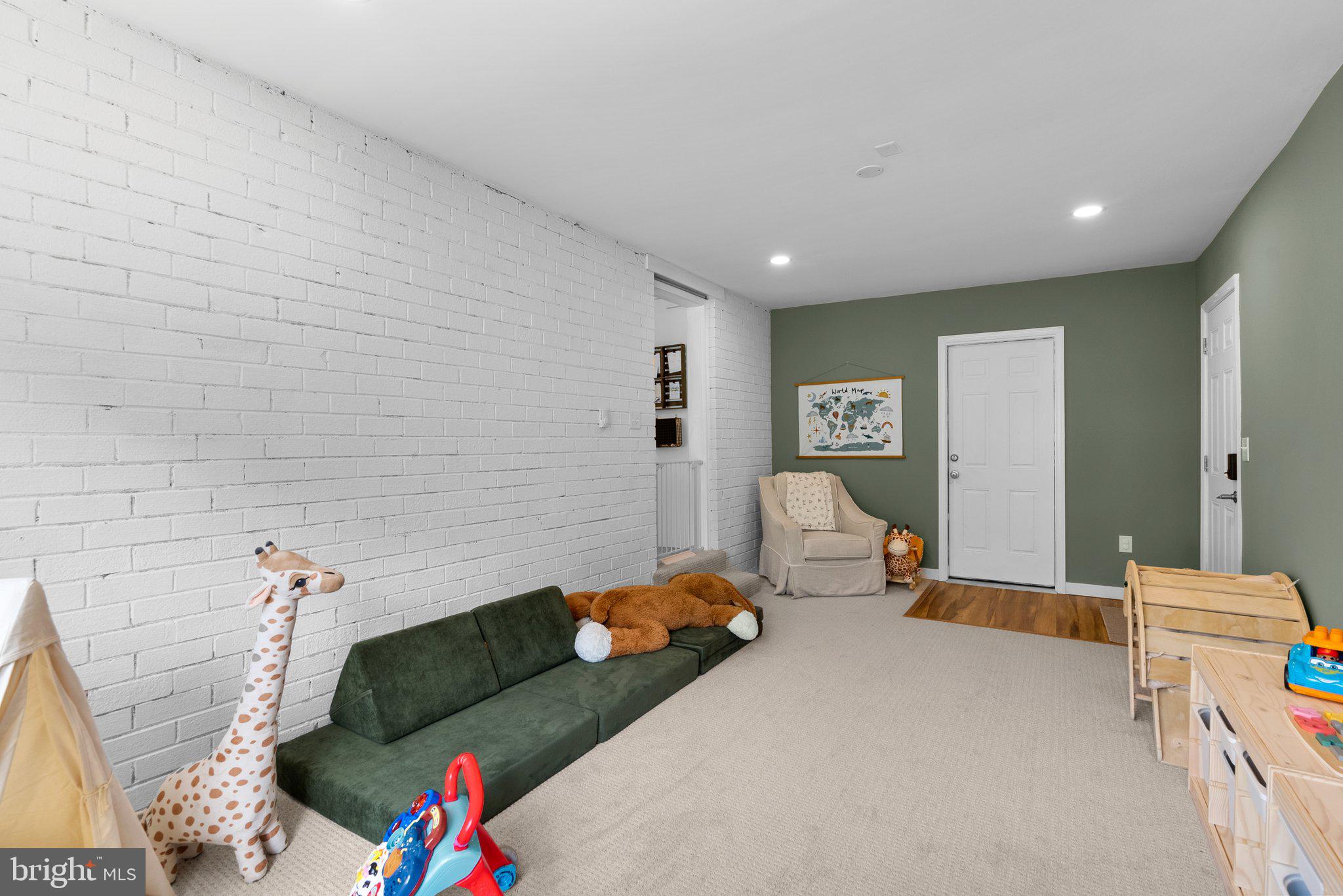 19617 Charline Manor Road Olney, MD 20832 - Photo 19 of 54 Bonus room w/storage closet