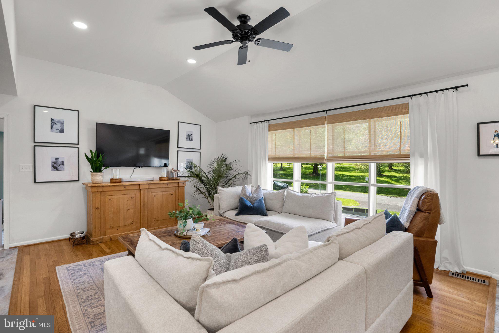 19617 Charline Manor Road Olney, MD 20832 - Photo 7 of 54 Great window