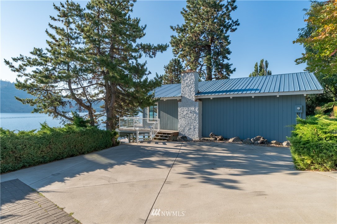 15102 South Lakeshore Road Chelan, WA 98816 - Photo 12 of 25 Gallery Image 12