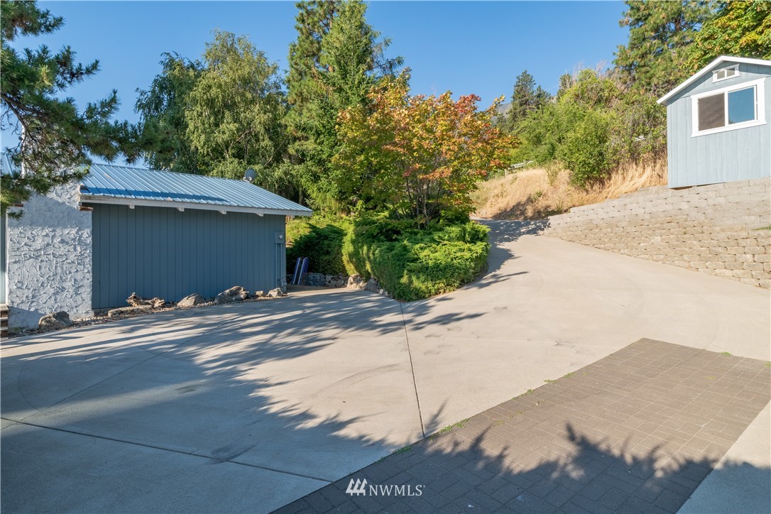 15102 South Lakeshore Road Chelan, WA 98816 - Photo 13 of 25 Gallery Image 13