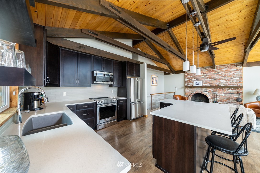15102 South Lakeshore Road Chelan, WA 98816 - Photo 16 of 25 Gallery Image 16
