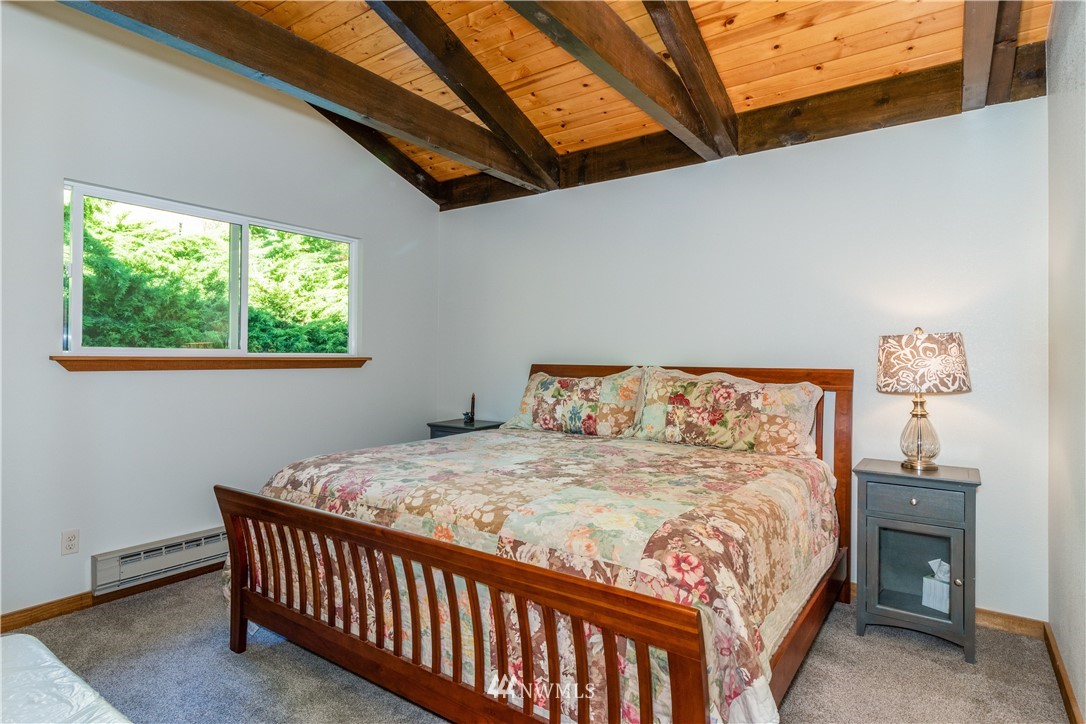 15102 South Lakeshore Road Chelan, WA 98816 - Photo 18 of 25 Gallery Image 18