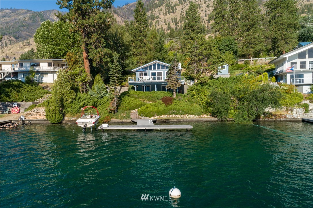 15102 South Lakeshore Road Chelan, WA 98816 - Photo 3 of 25 Gallery Image 3