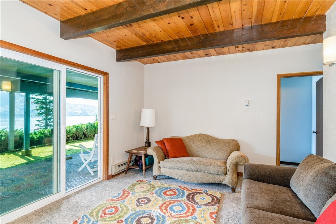 15102 South Lakeshore Road Chelan, WA 98816 - Photo 21 of 25 Gallery Image 21