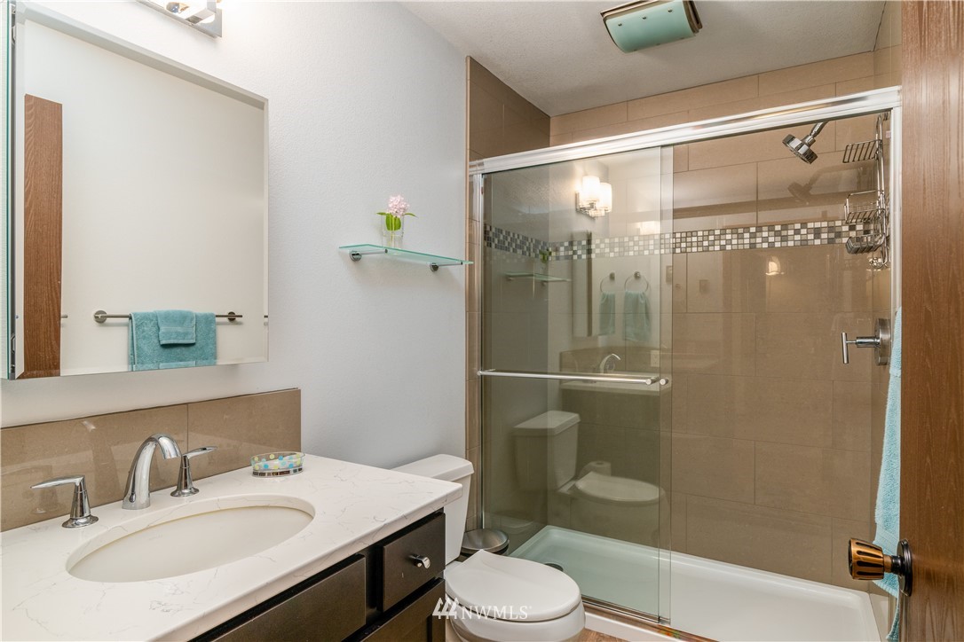 15102 South Lakeshore Road Chelan, WA 98816 - Photo 23 of 25 Gallery Image 23