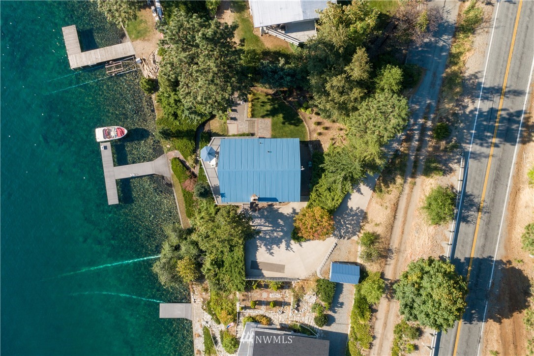 15102 South Lakeshore Road Chelan, WA 98816 - Photo 6 of 25 Gallery Image 6