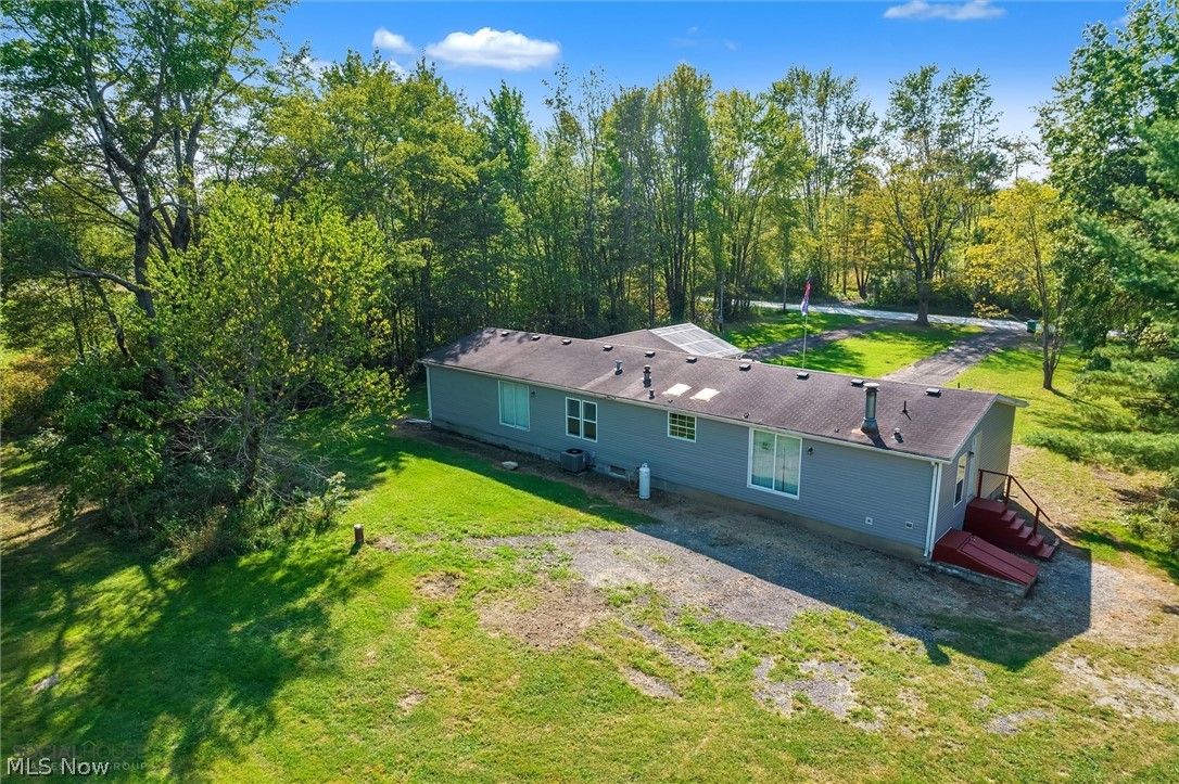 4342 Ireland Road Rome, OH 44085 - Photo 8 of 35