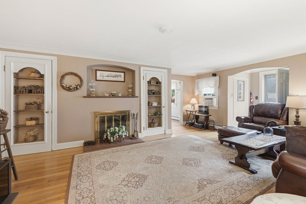 17 Evergreen Road Needham, MA 02494 - Photo 7 of 27