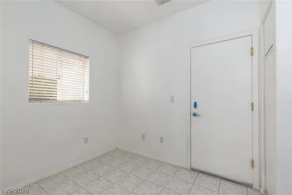 $2,499 | 10709 Shackleton Drive, Las Vegas, NV 89134