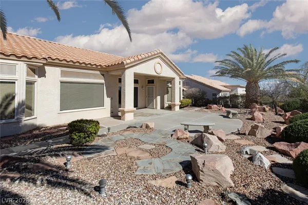 $2,499 | 10709 Shackleton Drive, Las Vegas, NV 89134