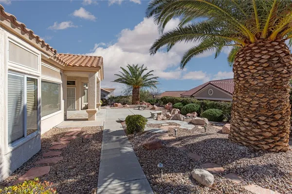 $2,499 | 10709 Shackleton Drive, Las Vegas, NV 89134