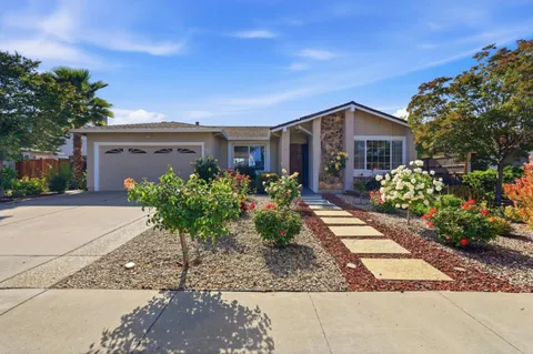 $1,999,888 | 6141 Royal Acorn Place, San Jose, CA 95120