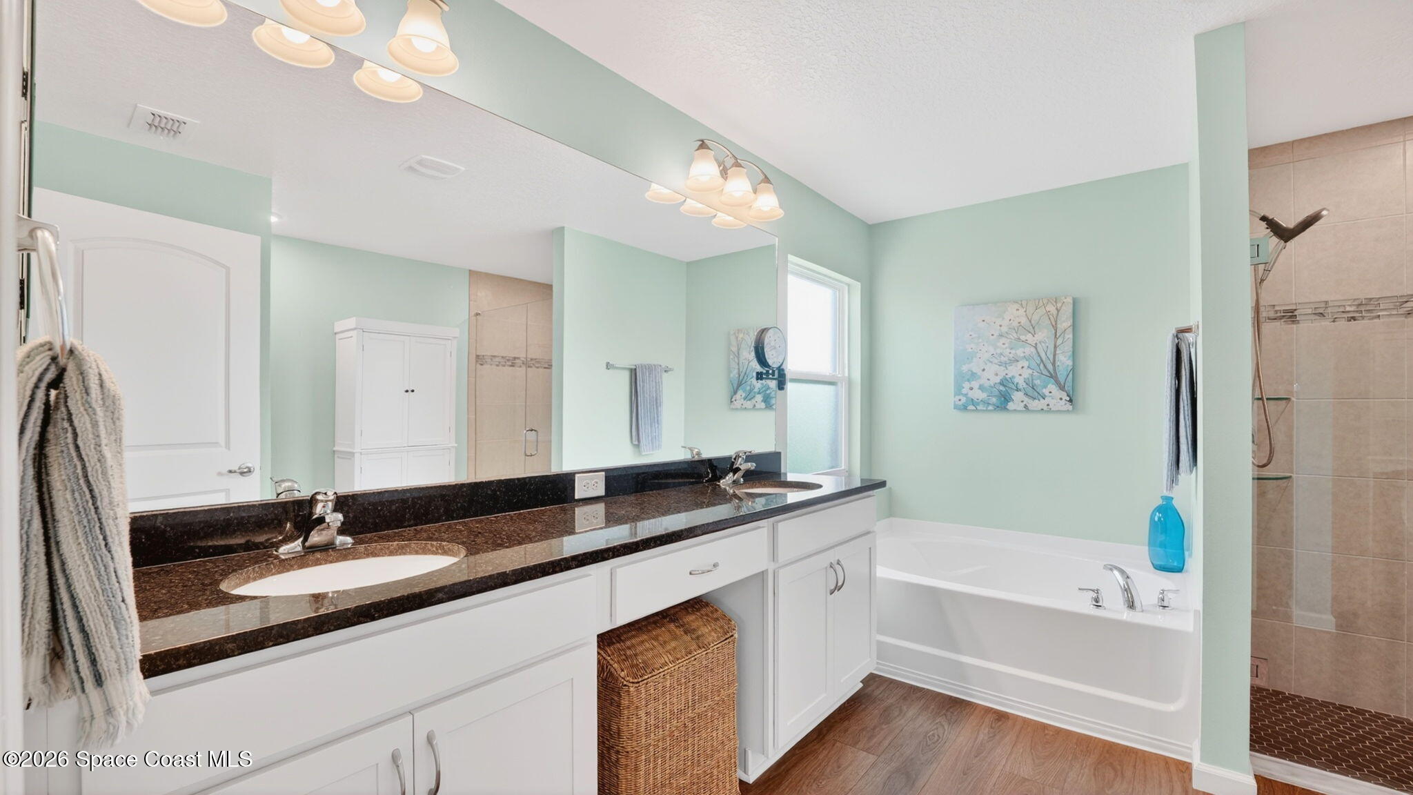 145 Benchor Road Northwest Palm Bay, FL 32907 - Photo 21 of 41 Owner's Suite Bathroom