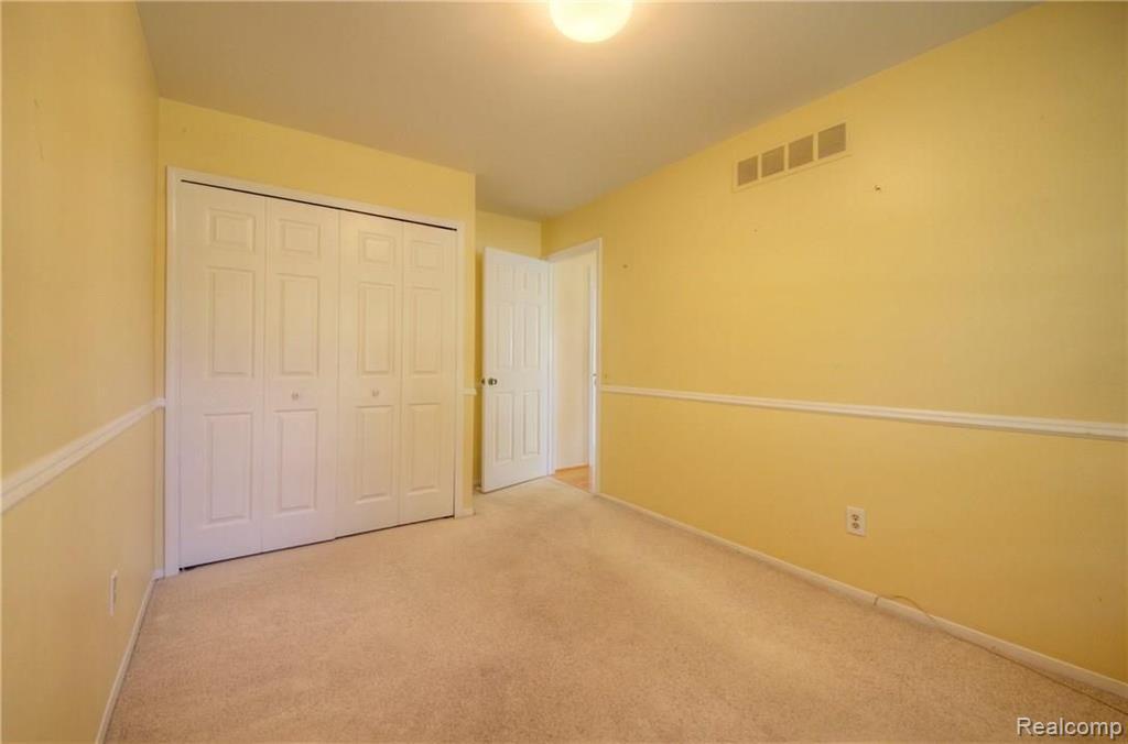24685 Jamestowne Road Novi, MI 48375 - Photo 18 of 39