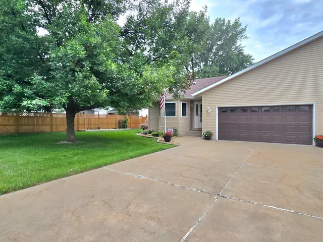 $285,000 | 451 Southwest Delaware Street, Lonsdale, MN 55046