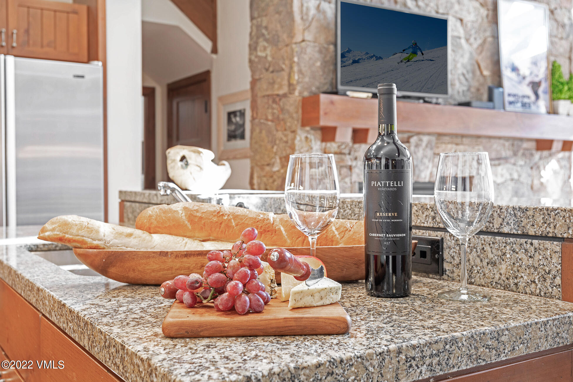 180 Daybreak Ridge Road, Unit 813 Avon, CO 81620 - Photo 6 of 46 a view of a living room with a couch