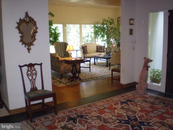 1930 Old Court Road Towson, MD 21093 - Photo 11 of 30 Entrance / Foyer