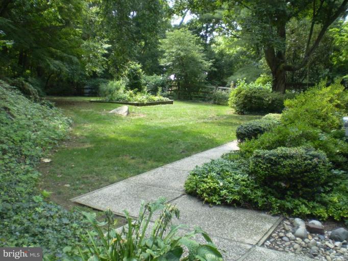 1930 Old Court Road Towson, MD 21093 - Photo 21 of 30 Garden