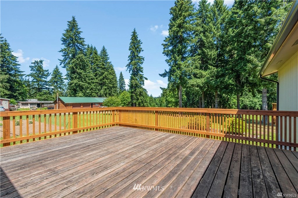 823 Si Town Road Castle Rock, WA 98611 - Photo 4 of 16 Gallery Image 4