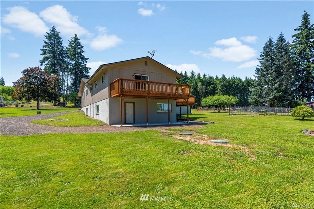 823 Si Town Road Castle Rock, WA 98611 - Photo 5 of 16 Gallery Image 5