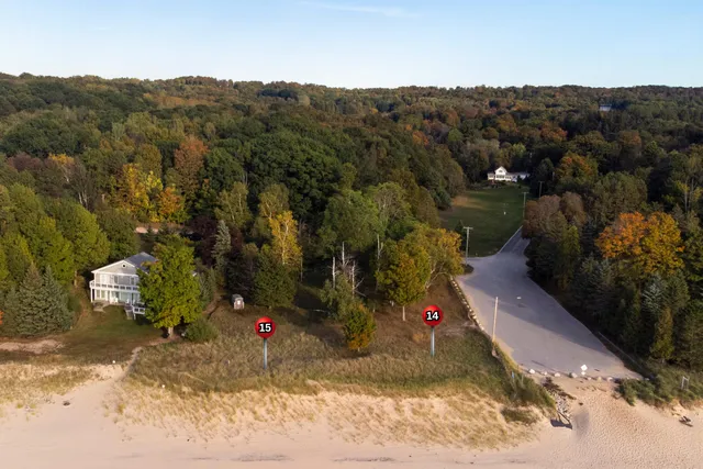 $650,000 | Lakeview Road, Bear Lake, MI 49614