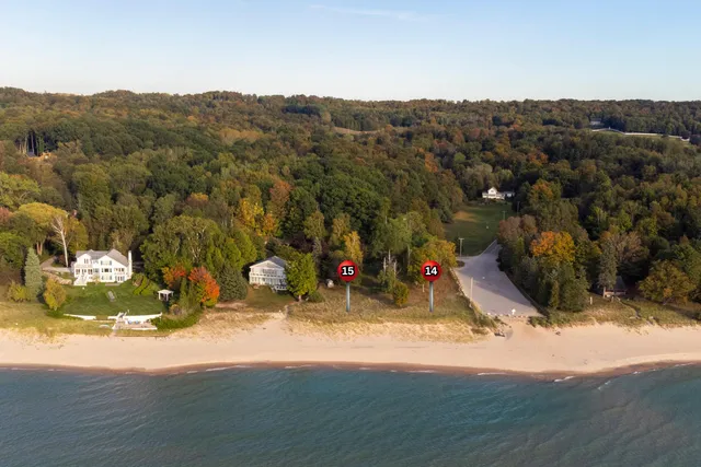 $650,000 | Lakeview Road, Bear Lake, MI 49614