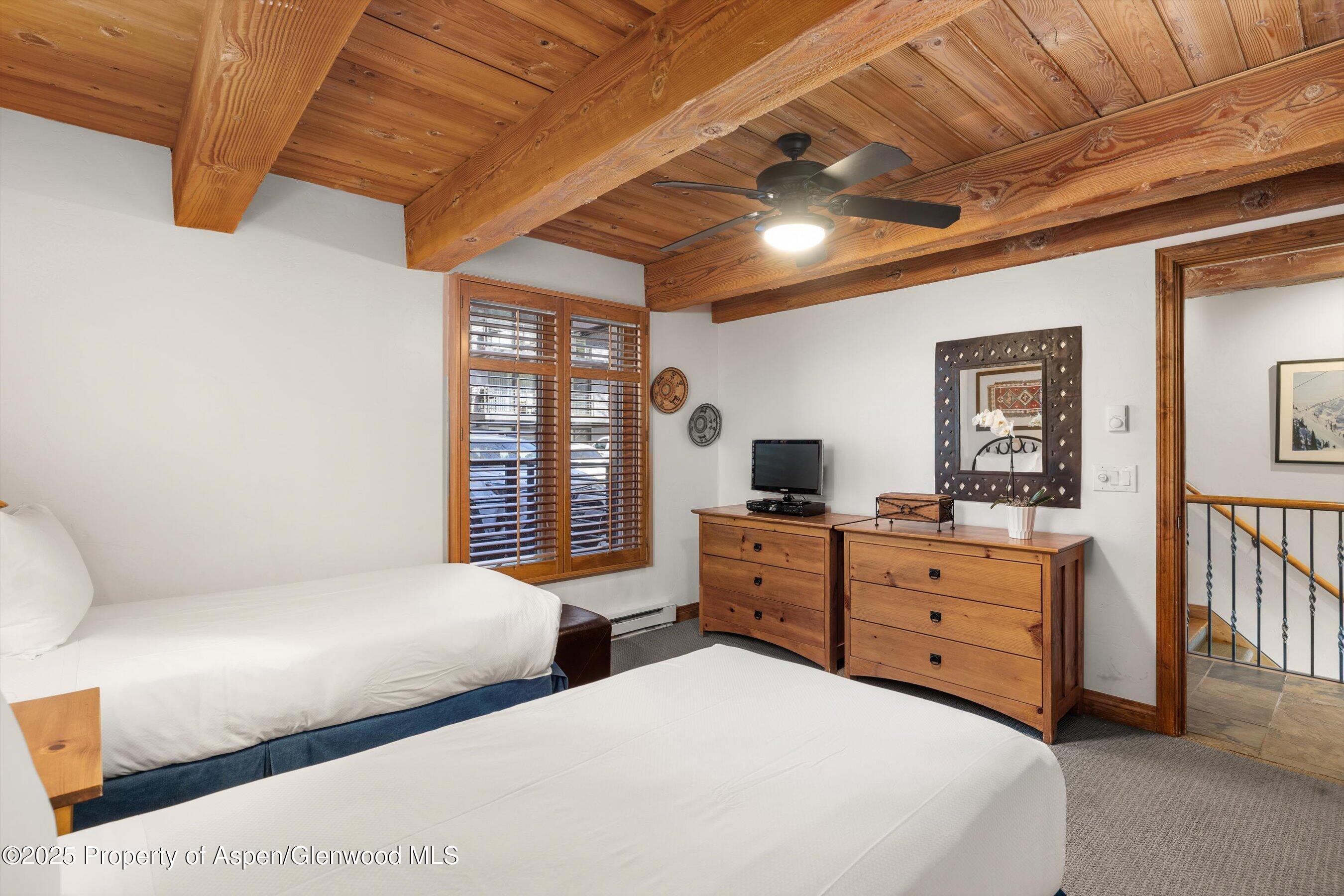 1039 East Cooper Avenue, Unit 21A Aspen, CO 81611 - Photo 21 of 33 12-14-1039ECooperAve_#21a_2505_737